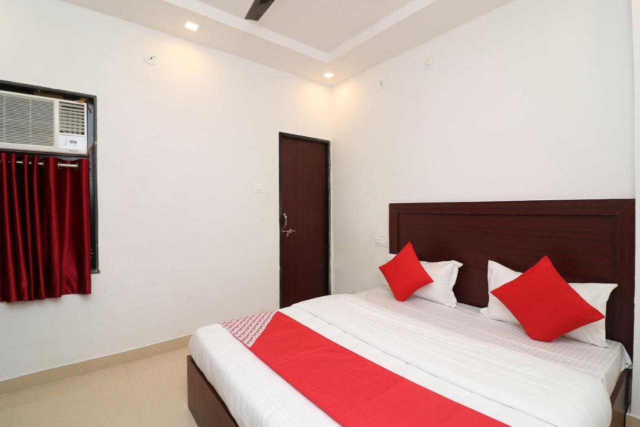 Oyo 1021 Hotel Gayatri Residency Tirath Eksteriør bilde