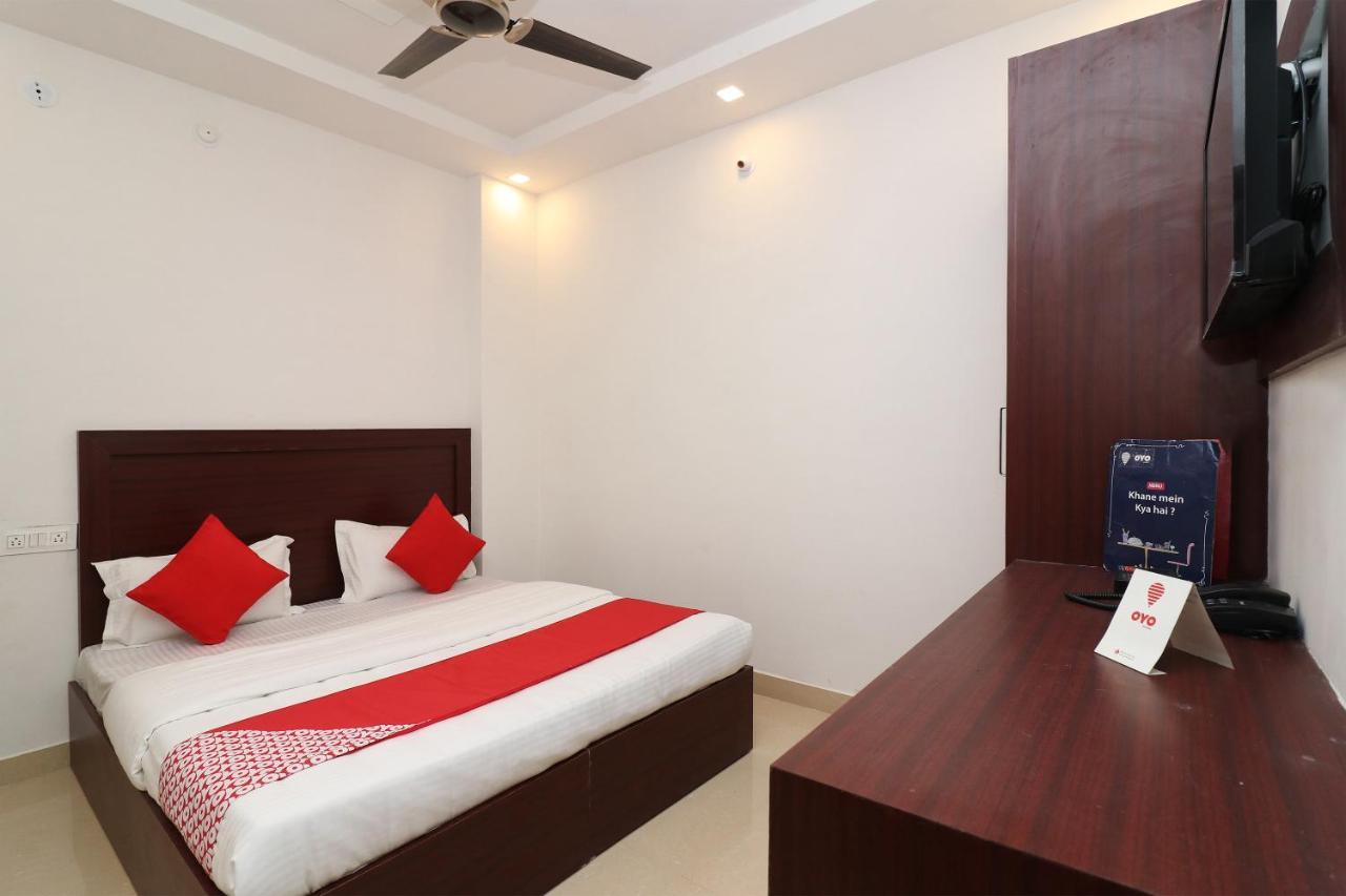 Oyo 1021 Hotel Gayatri Residency Tirath Eksteriør bilde