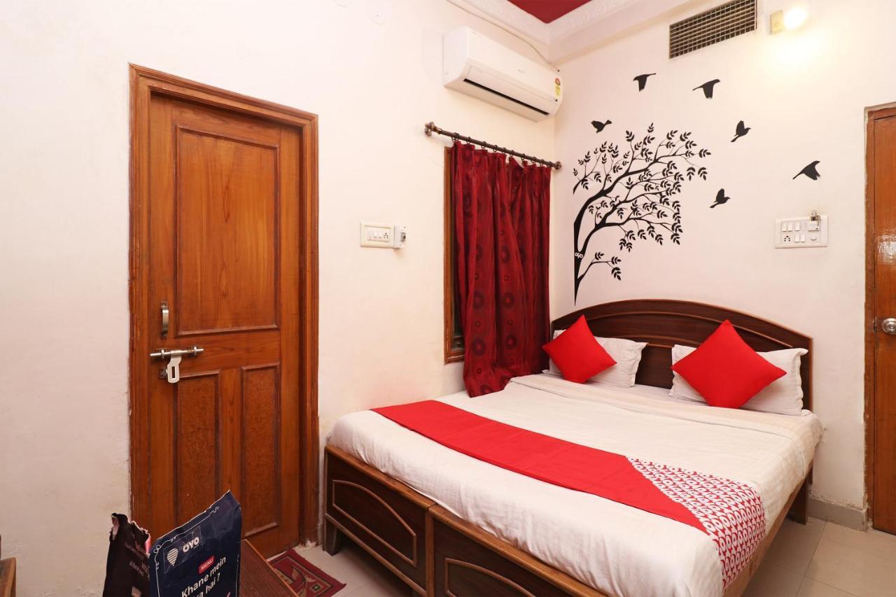 Oyo 1021 Hotel Gayatri Residency Tirath Eksteriør bilde