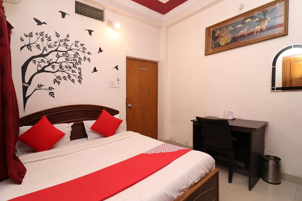 Oyo 1021 Hotel Gayatri Residency Tirath Eksteriør bilde