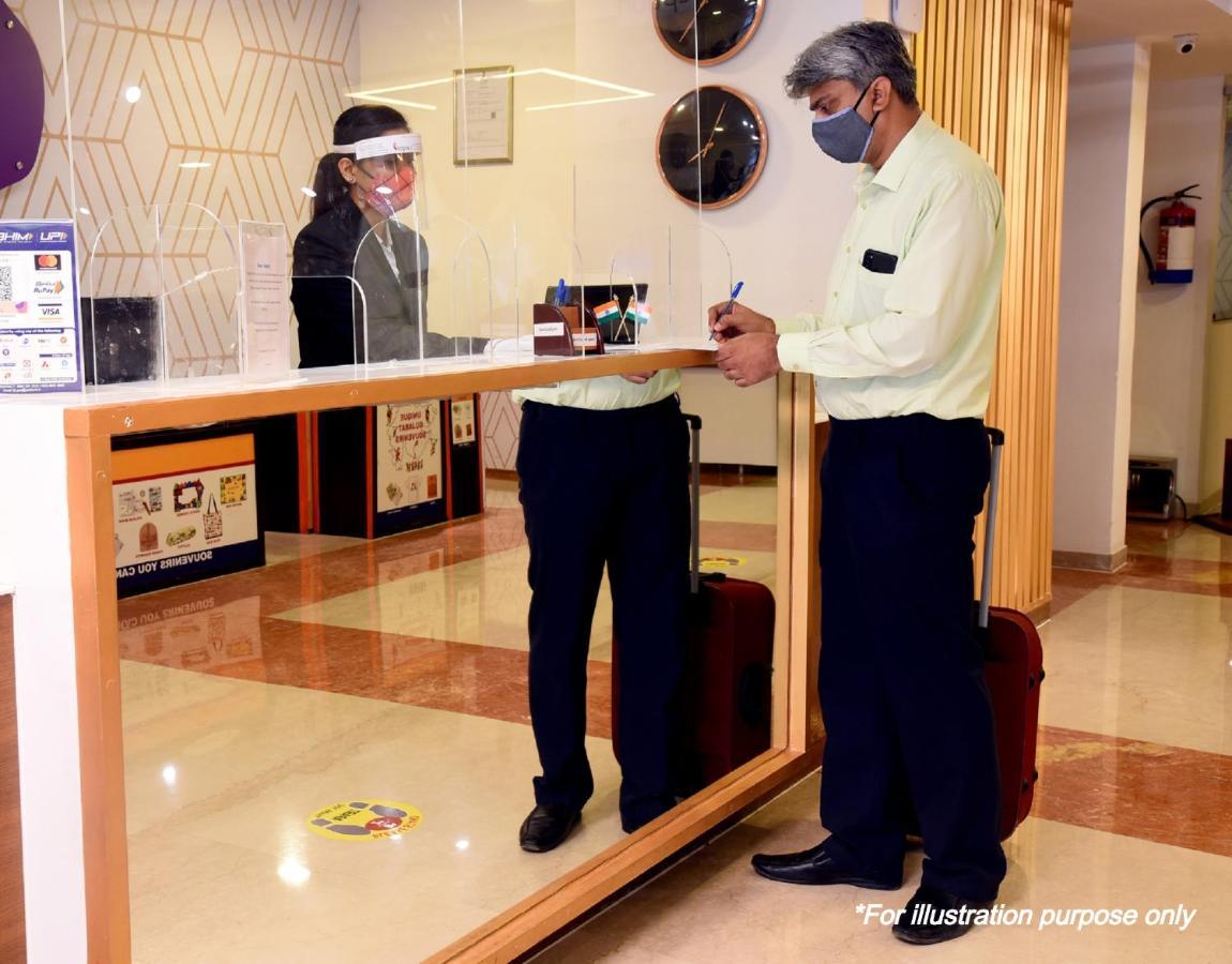 Oyo 1021 Hotel Gayatri Residency Tirath Eksteriør bilde