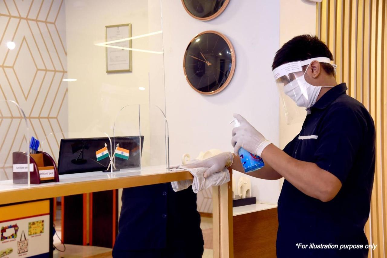 Oyo 1021 Hotel Gayatri Residency Tirath Eksteriør bilde